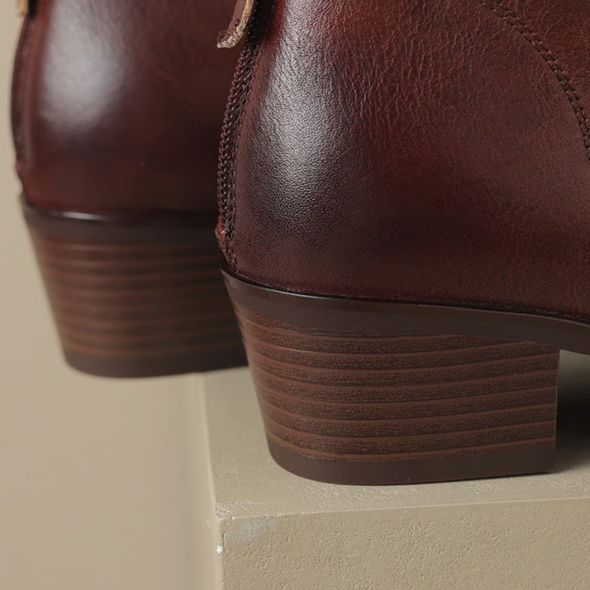 CAMILLE | LUXURIOSE STIEFELETTEN MIT NIEDRIGEM  ABSATZ