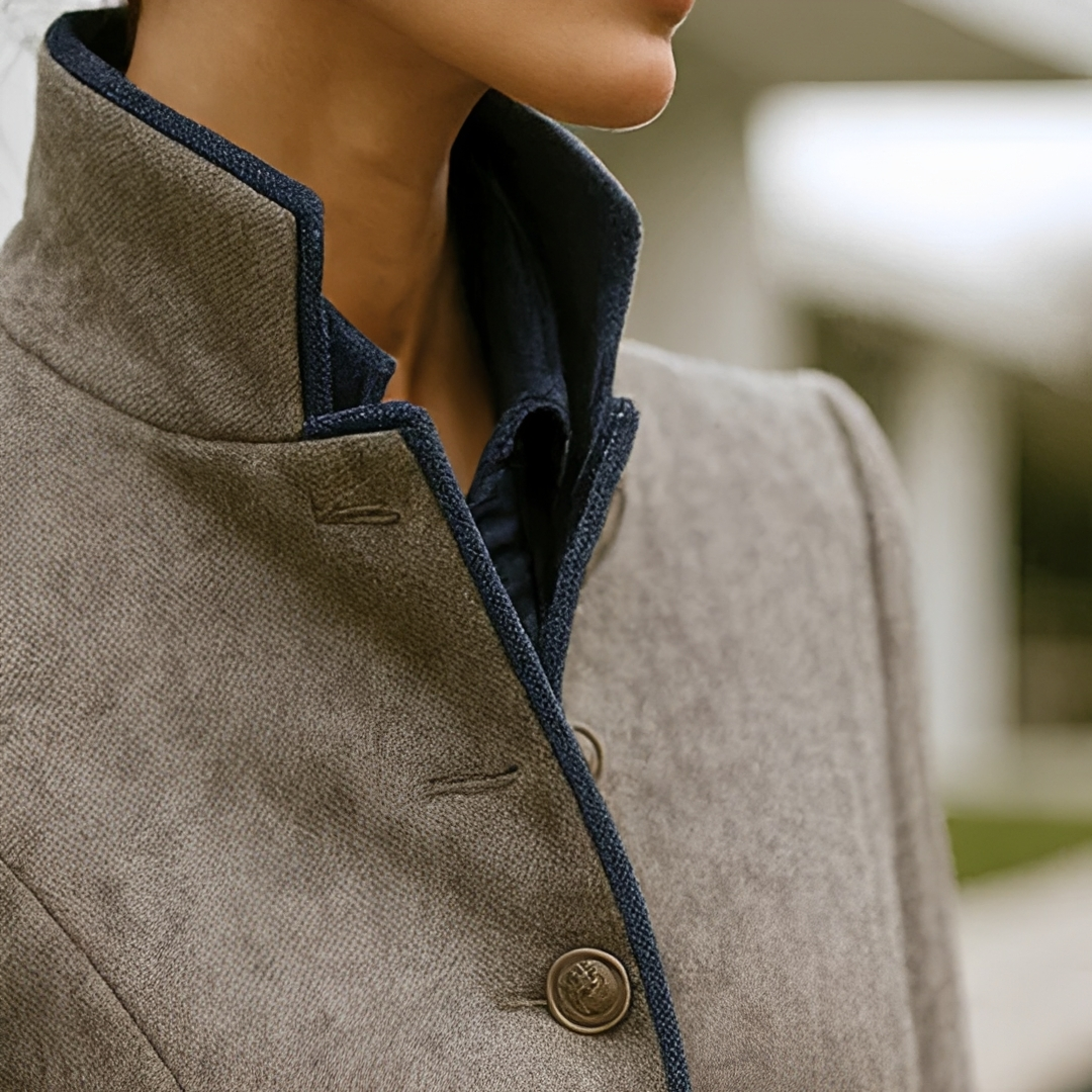 Valerie - Modische Jacke mit hohem Kragen