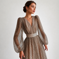 Emina - Elegantes Kleid mit V-Ausschnitt und langen Ärmeln