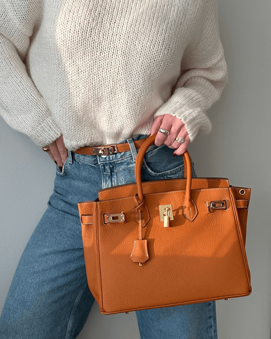 Charlotte | Damen geräumige Umhängetasche aus veganem Leder für Büro und Alltag