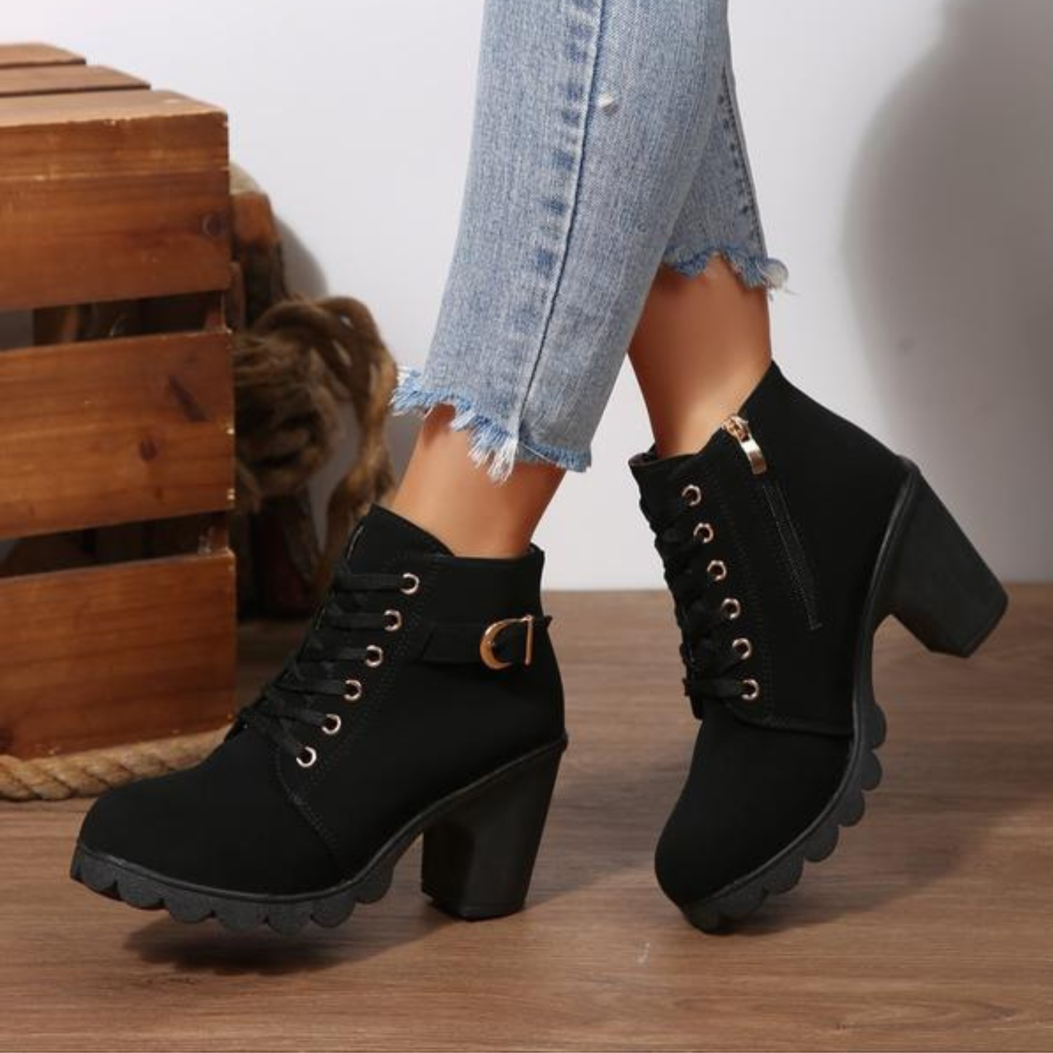 HELEN | Chunky Schnürstiefeletten mit Metallschnalle