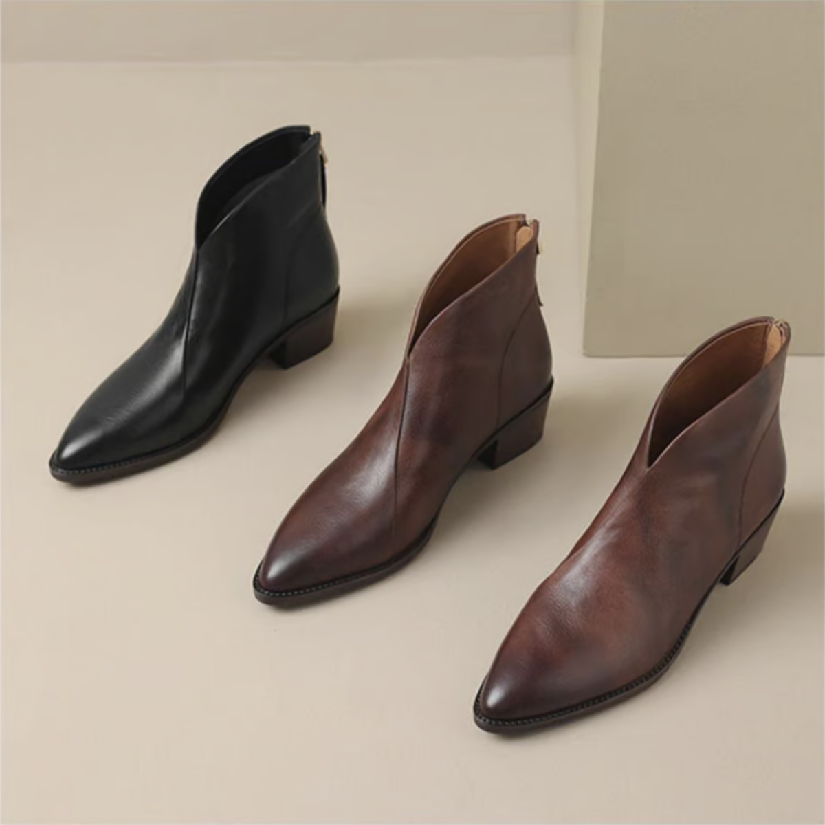 CAMILLE | LUXURIOSE STIEFELETTEN MIT NIEDRIGEM  ABSATZ