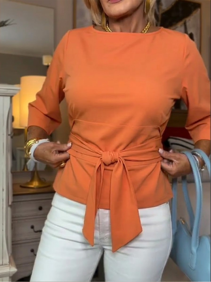 ENA / LOCKER SITZENDES BAUMWOLL-T-SHIRT FÜR DAMEN MIT SCHLEIFE