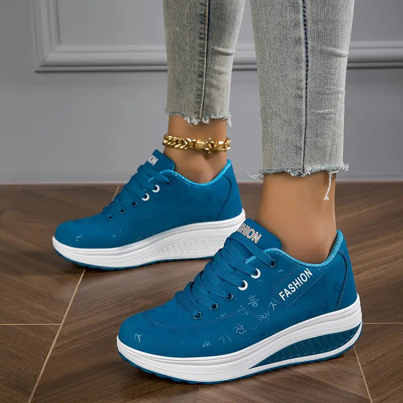 DAMI / DAMENSNEAKER: ATMUNGSAKTIVE SCHUHE MIT PLATEAUSOHLE