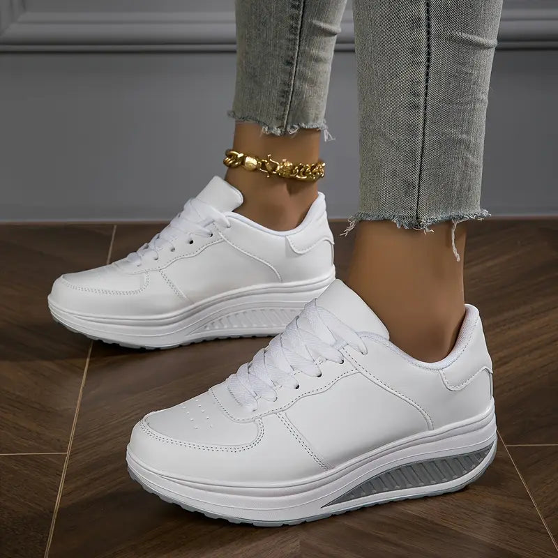 DAMI / DAMENSNEAKER: ATMUNGSAKTIVE SCHUHE MIT PLATEAUSOHLE