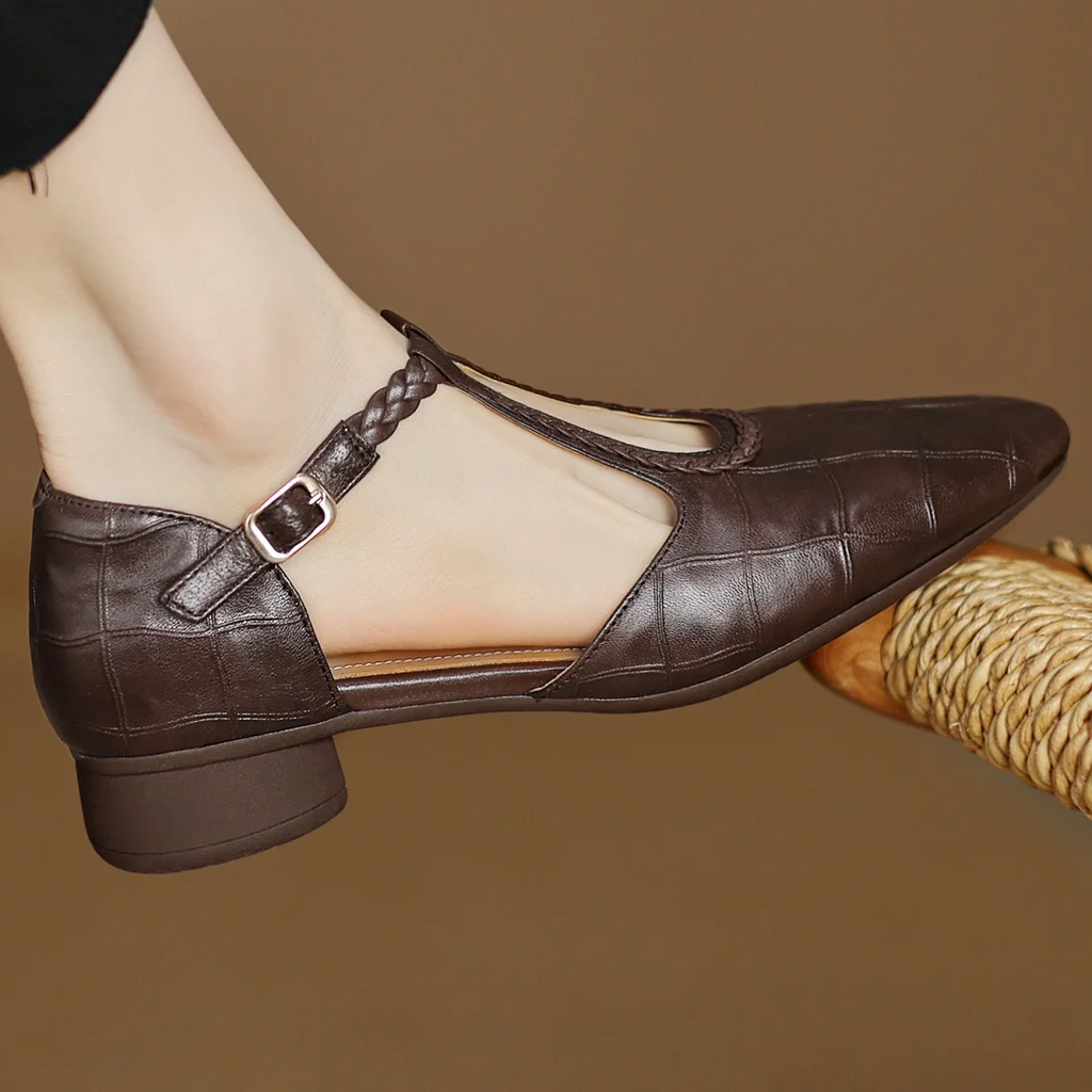 Astrid – Klassischer Lederschuh mit geflochtenem T-Riemen