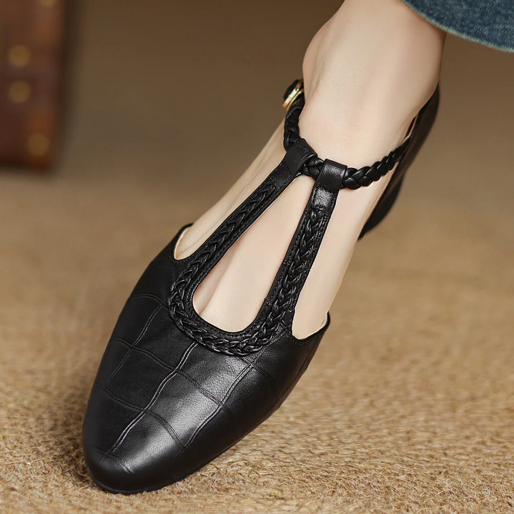 Astrid – Klassischer Lederschuh mit geflochtenem T-Riemen