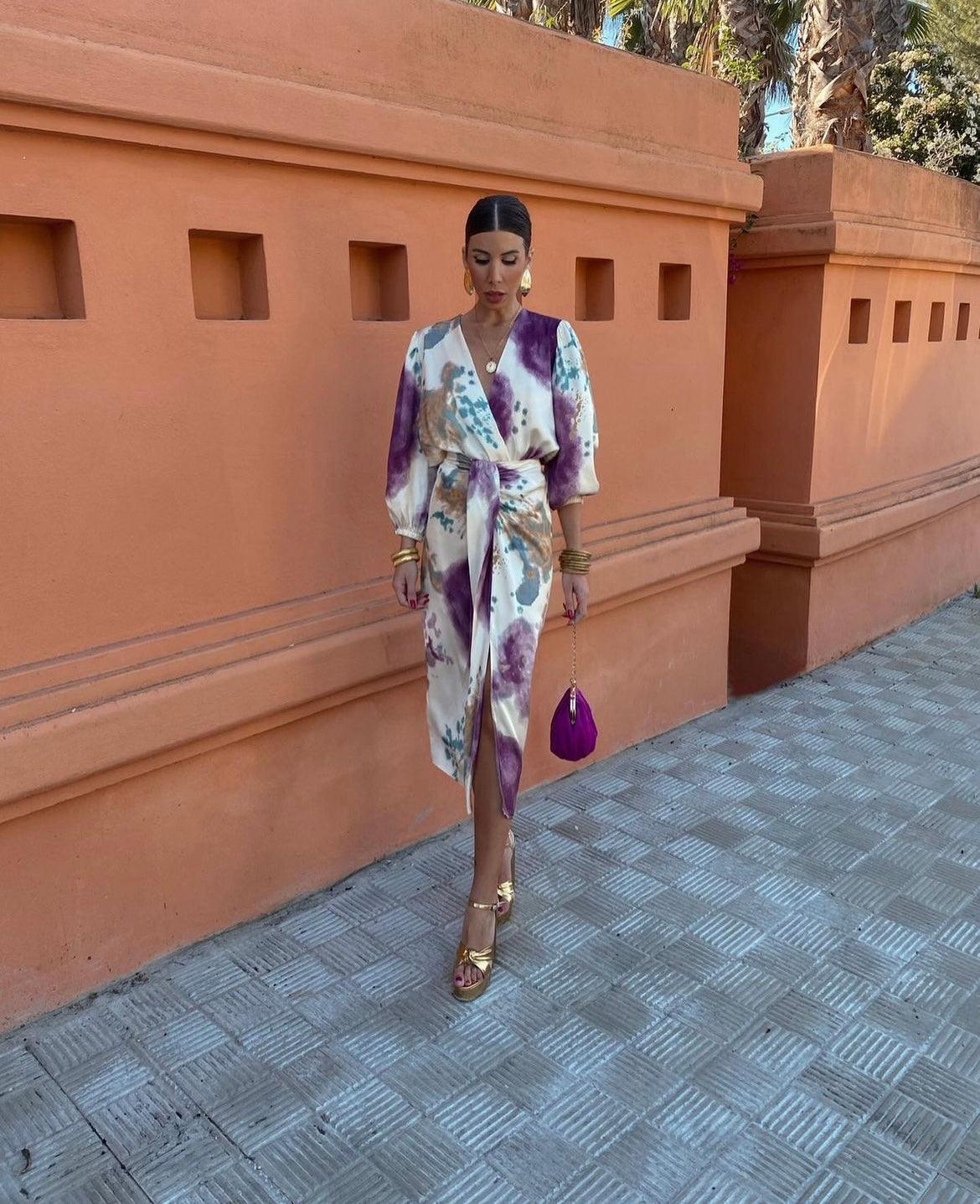 ELKE – EIN ELEGANTES KLEID MIT V-AUSSCHNITT