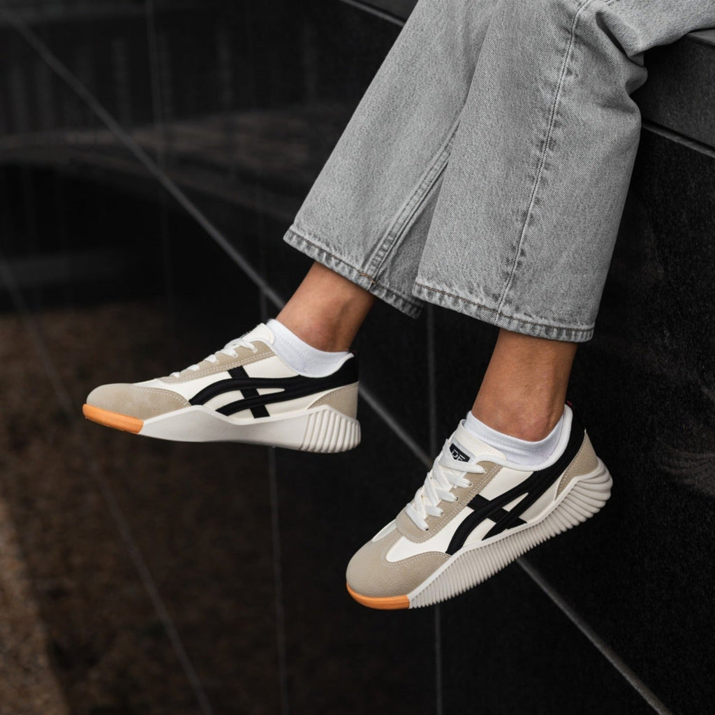 Damen Schnürung Streifen Detail Freizeit Sneaker