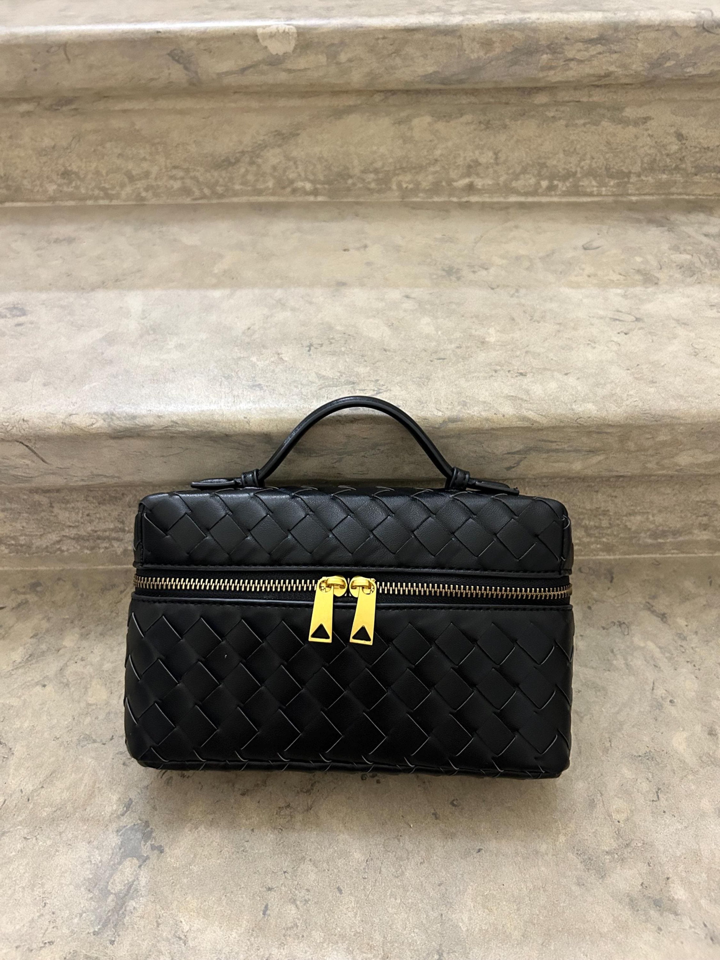 Julia | Strukturierte, glänzende Tasche aus gewebtem Material