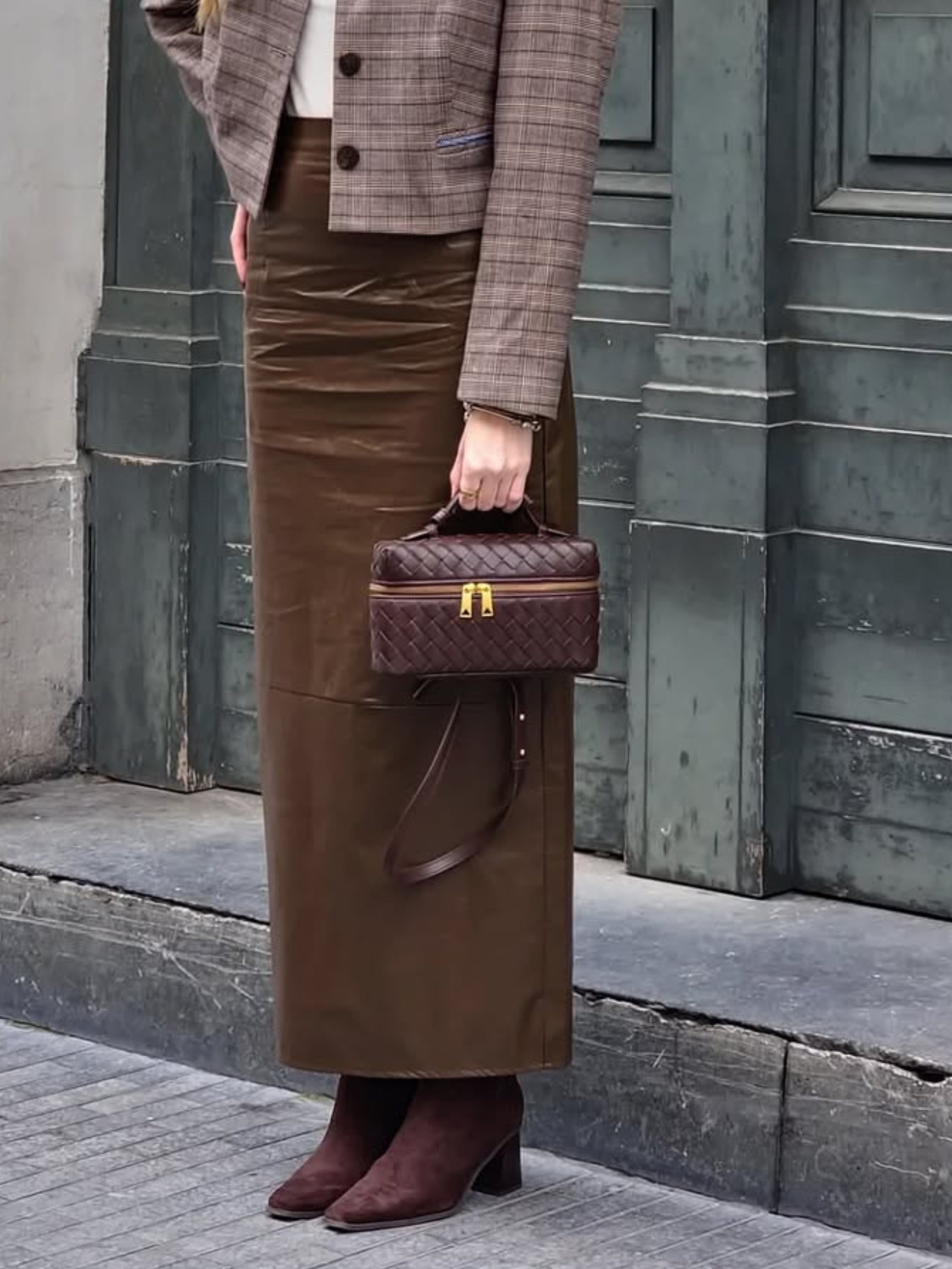 Julia | Strukturierte, glänzende Tasche aus gewebtem Material