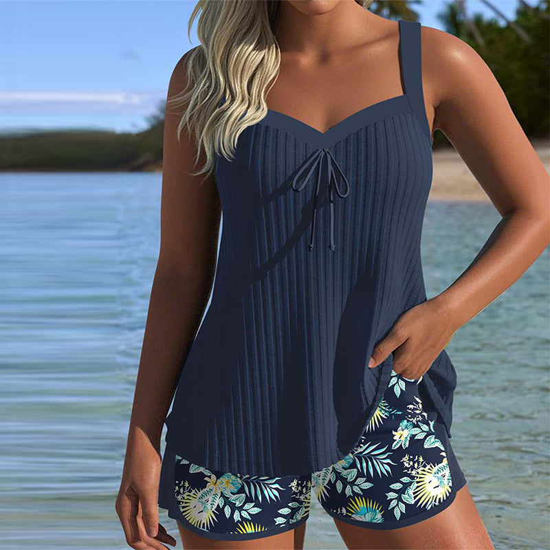 Gestreifter Zweiteiliger Tankini mit passendem Strandhöschen