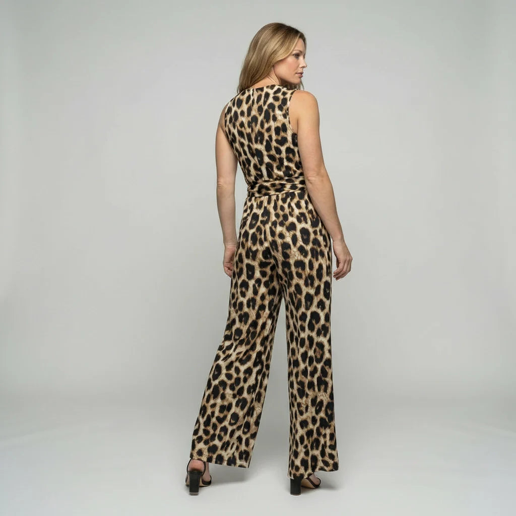 Jumpsuit mit weiter Hose in hoher Taille im taillierten Schnitt
