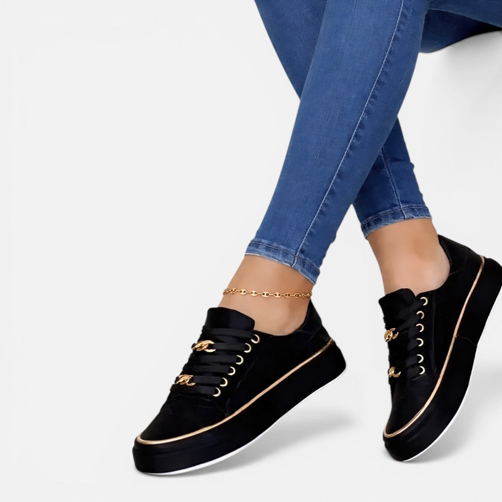 Ursula | Damen Sneaker Metalldetail Schnürung – Sneakers Metall Akzent Sommer 2026