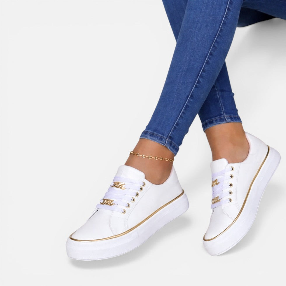 Ursula | Damen Sneaker Metalldetail Schnürung – Sneakers Metall Akzent Sommer 2026