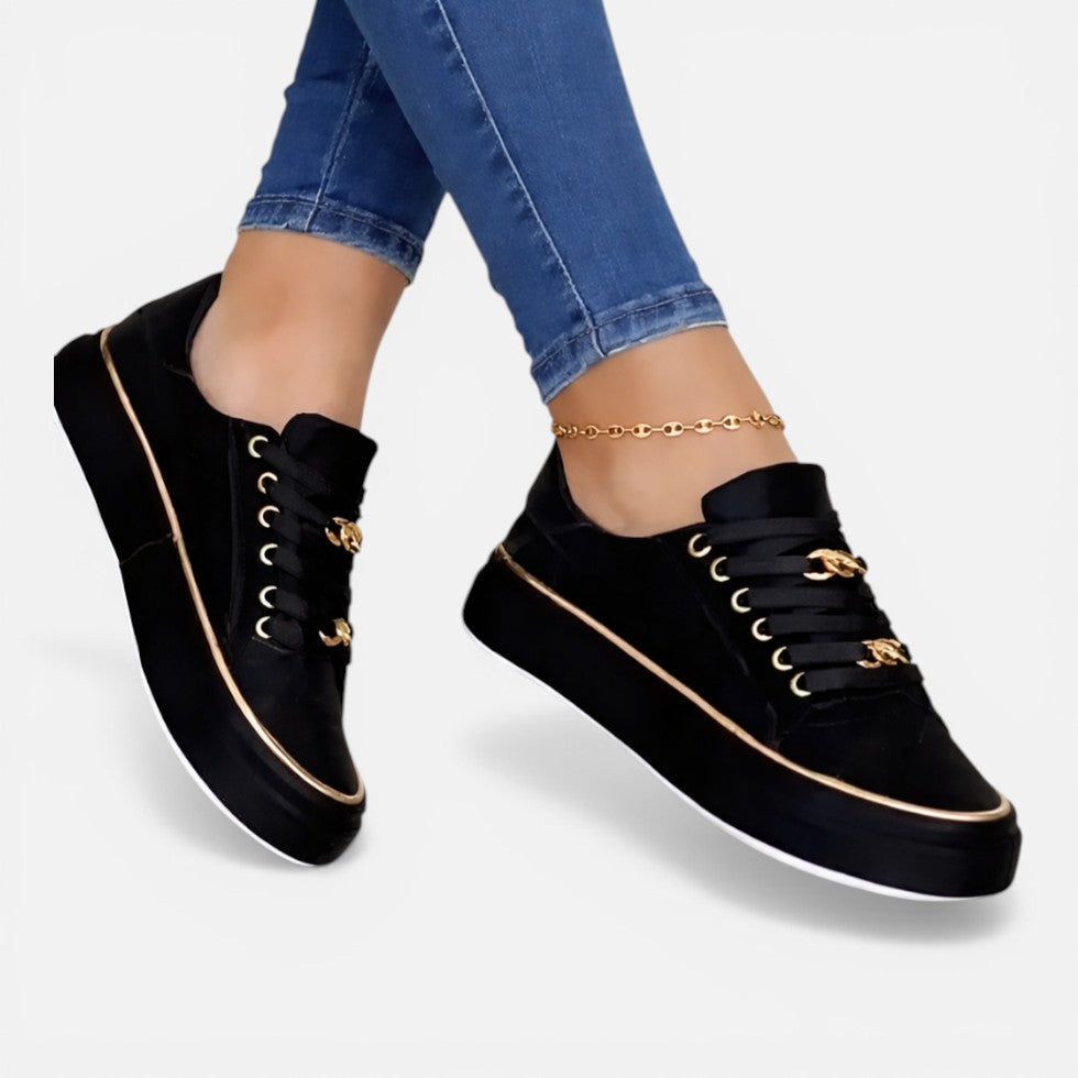Ursula | Damen Sneaker Metalldetail Schnürung – Sneakers Metall Akzent Sommer 2026