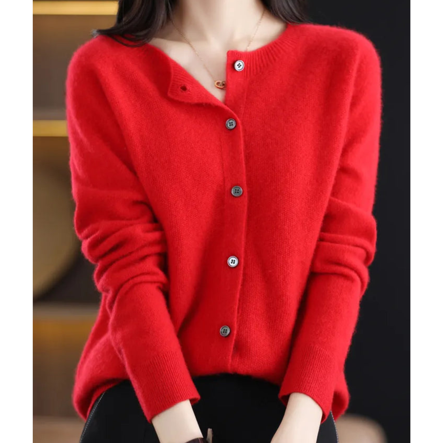 DANIELLE | Damen-Strickjacke mit Rundhalsausschnitt aus reiner Merinowolle