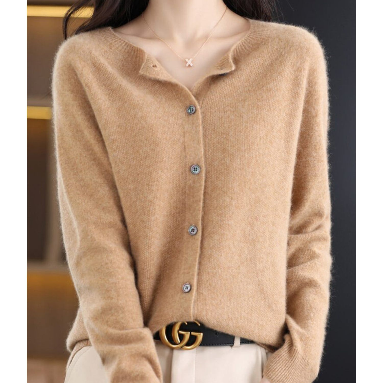 DANIELLE | Damen-Strickjacke mit Rundhalsausschnitt aus reiner Merinowolle