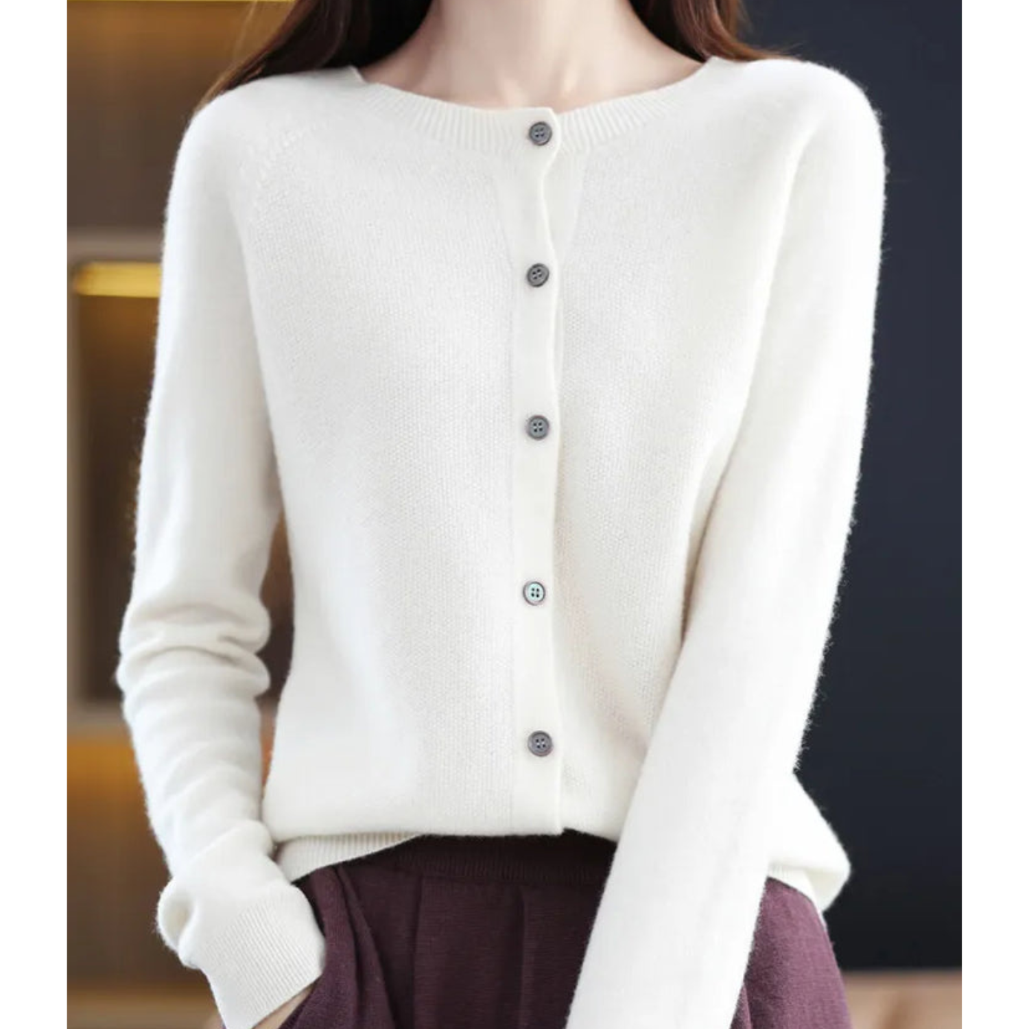 DANIELLE | Damen-Strickjacke mit Rundhalsausschnitt aus reiner Merinowolle