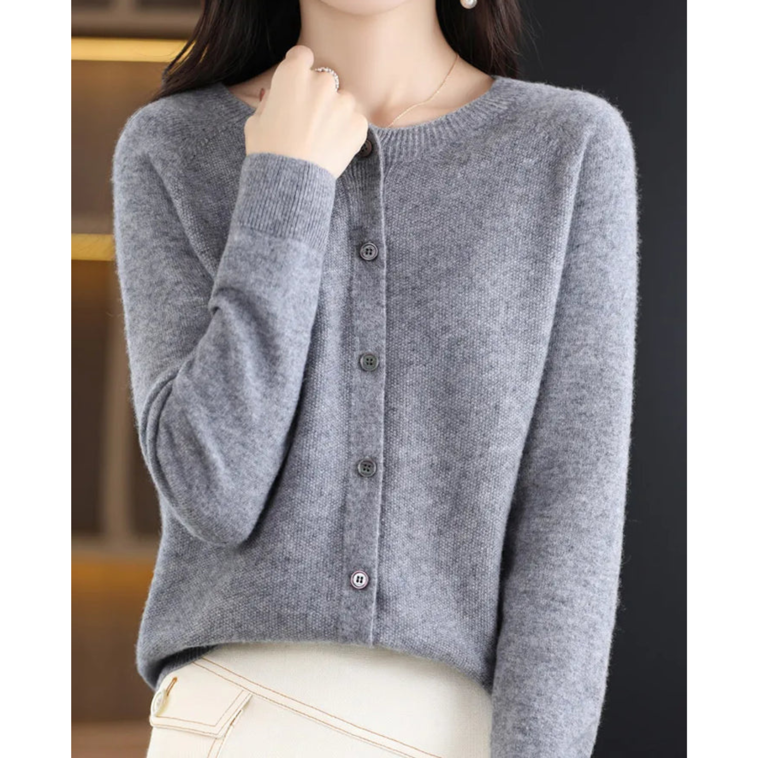 DANIELLE | Damen-Strickjacke mit Rundhalsausschnitt aus reiner Merinowolle