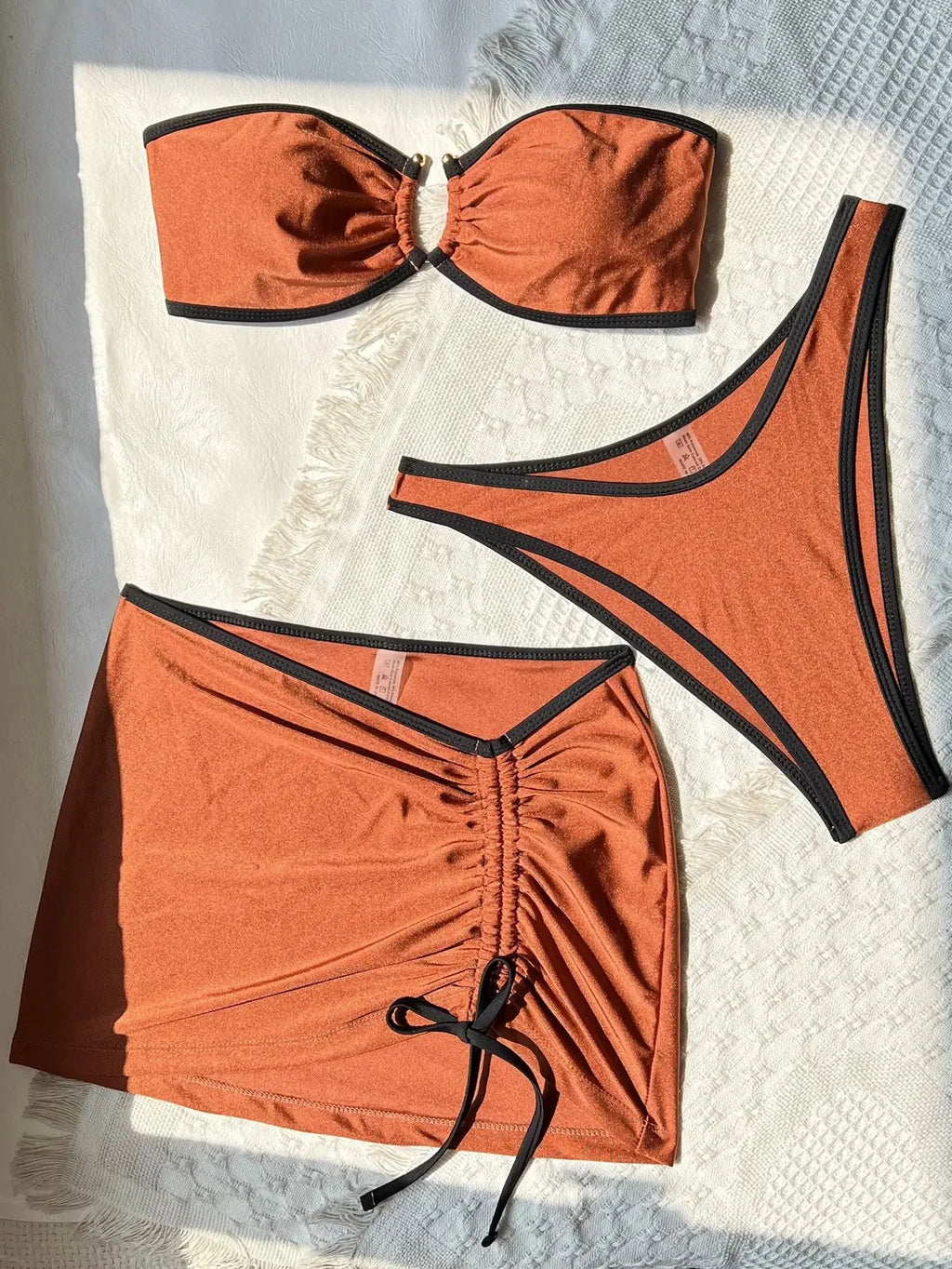Damen Bikini Set 3-Teilig | Bandeau-Oberteil, Bikinihose & Geraffter Strandrock