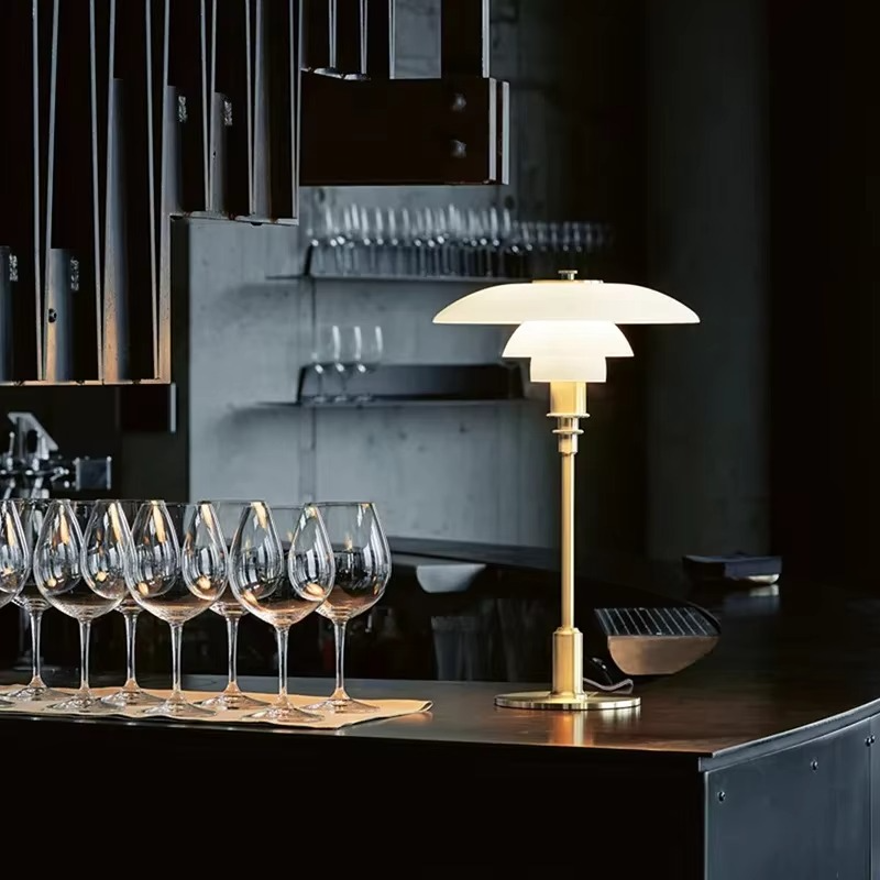 Dänische Designer-LED-Tischleuchte