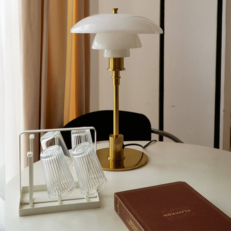 Dänische Designer-LED-Tischleuchte