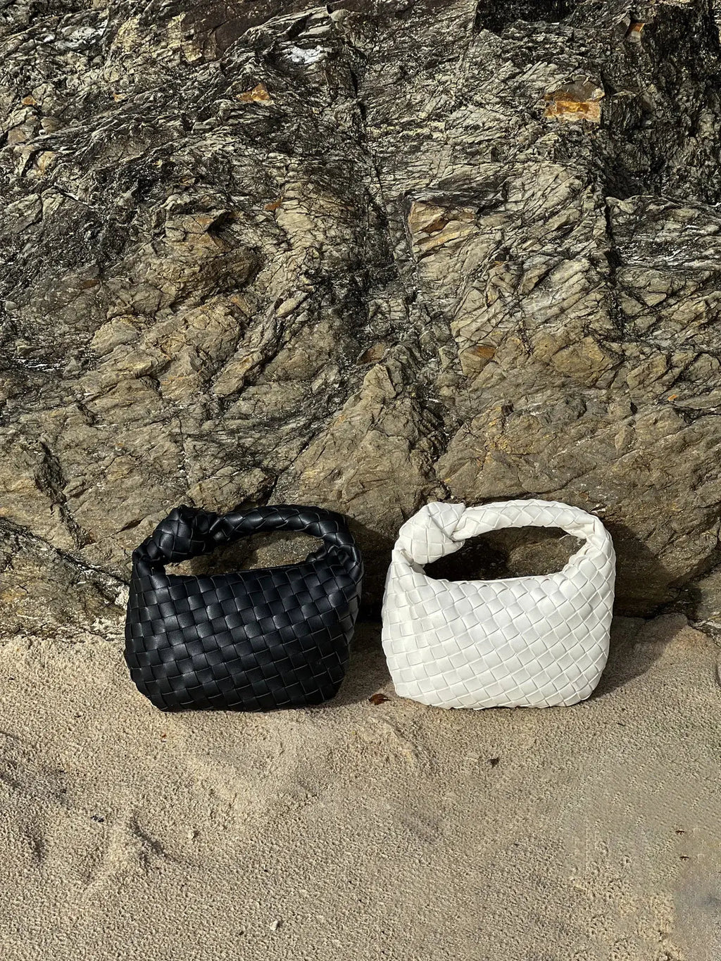 Elegante Damenhandtasche aus praktischem veganem Leder