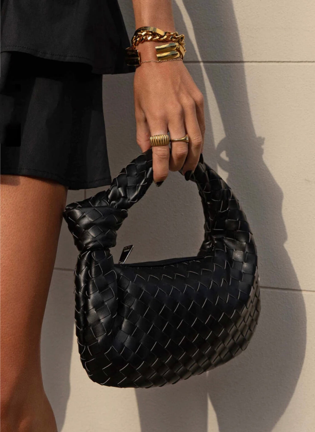 Elegante Damenhandtasche aus praktischem veganem Leder