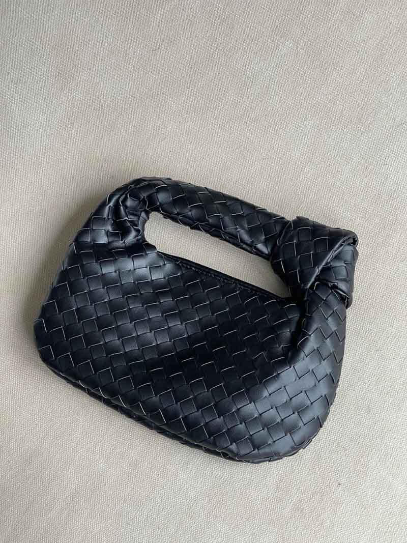 Elegante Damenhandtasche aus praktischem veganem Leder