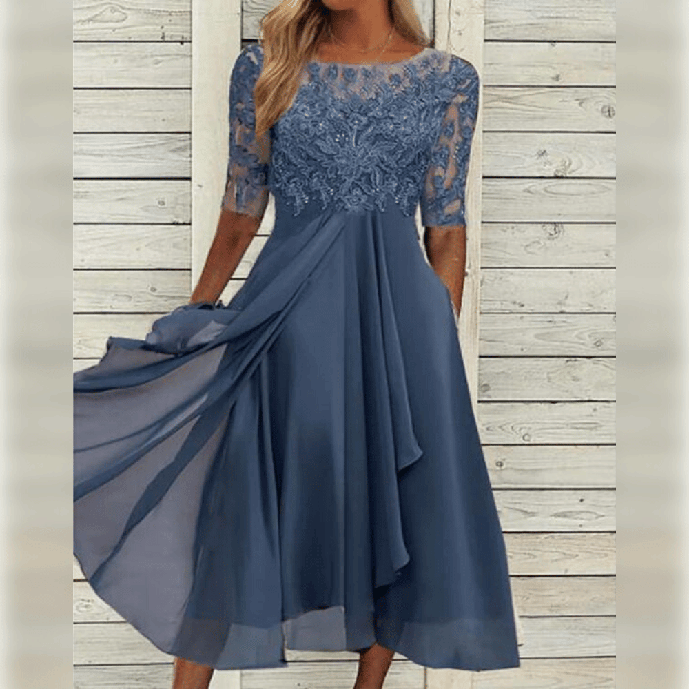 Elegantes Abendkleid mit Spitzendetails und 3/4-Ärmeln für besondere Anlässe