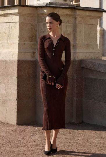 Elegantes Midikleid mit Knopfdetails für Frauen – Zeitloses Design für formelle Anlässe