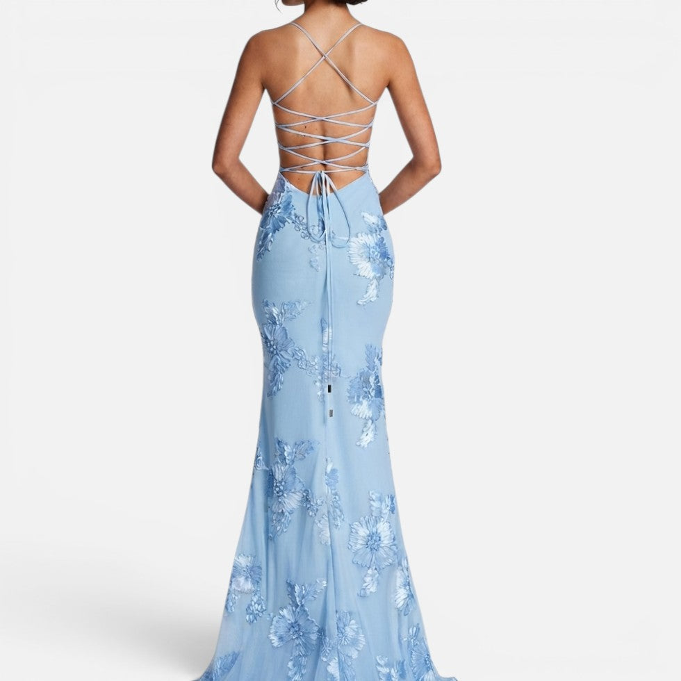 Langes Kleid mit Spaghettiträgern und Stickereien