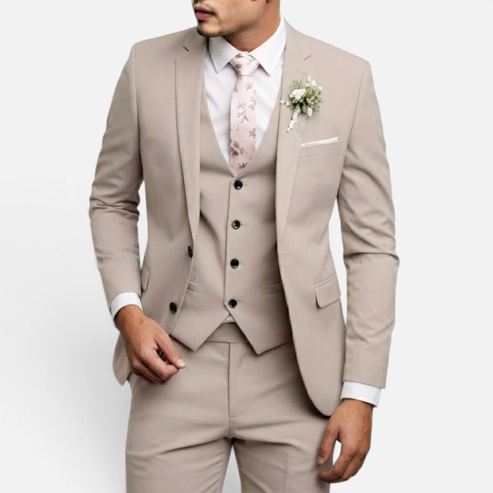 Eleganter Herren Anzug mit Weste