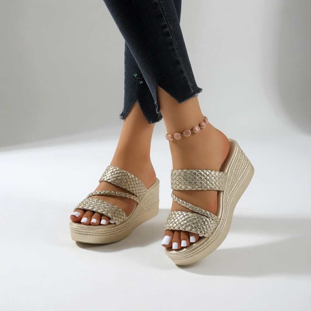 Nori — Bunte, geflochtene Keil-Mule für einen leichten Sommerlook