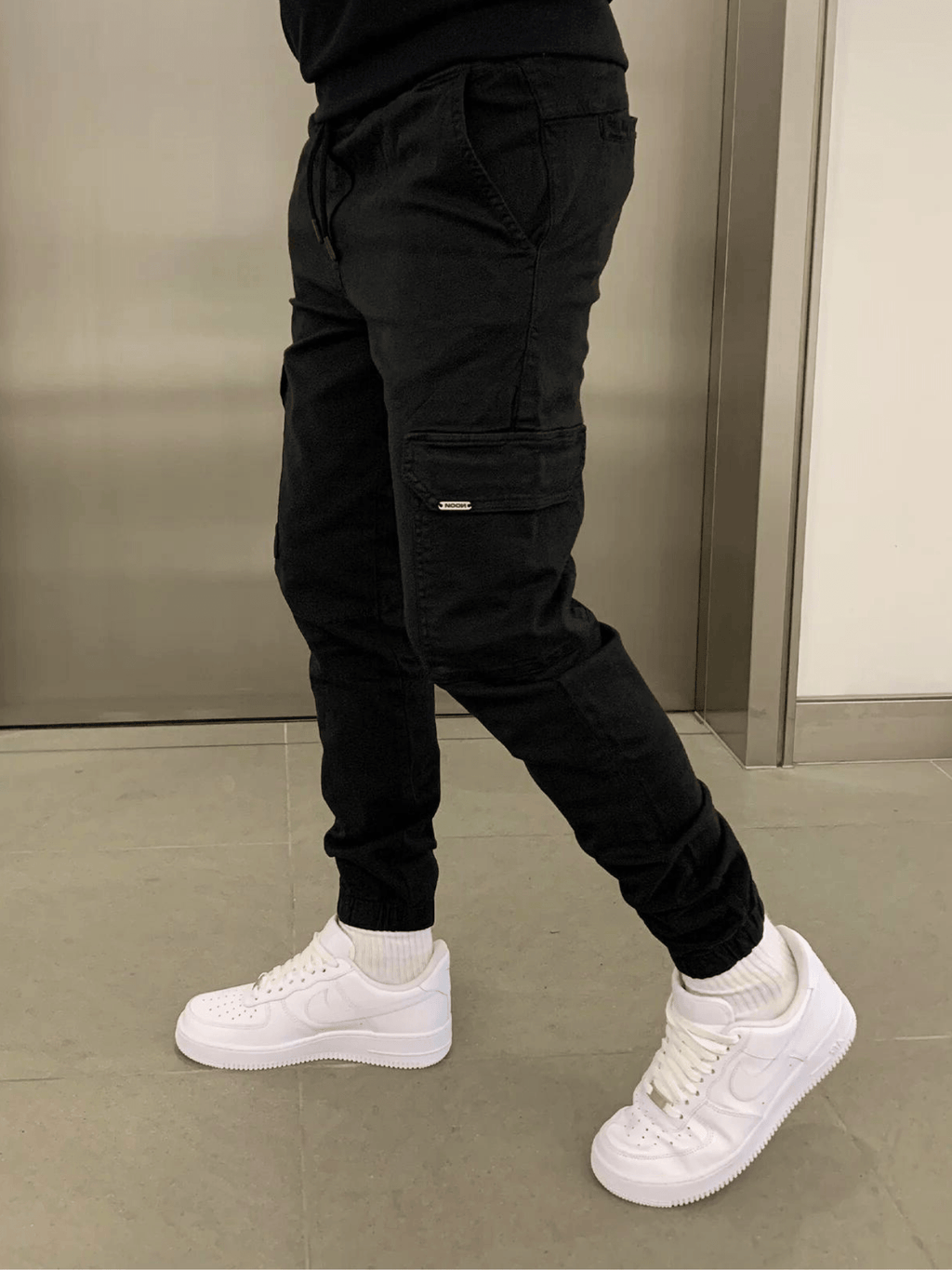RENALDO / HERREN LANGE CARGOHOSEN MIT KNOTEN UND ENGEM DESIGN
