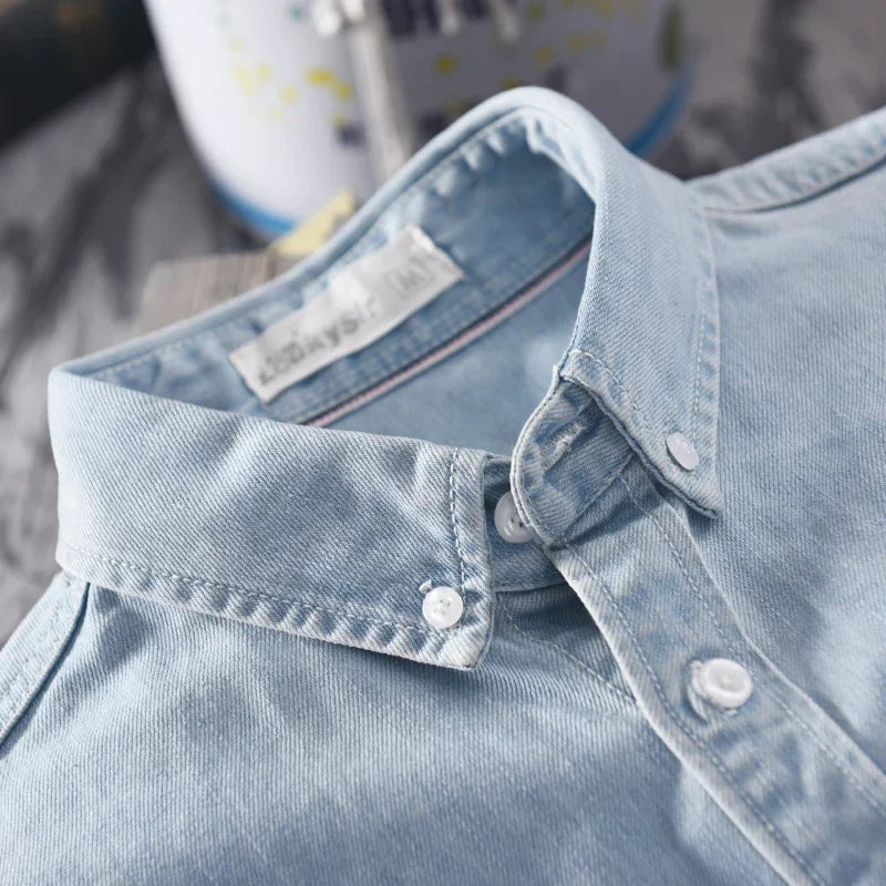 Herren Hemd im klassischen Button-Down-Stil