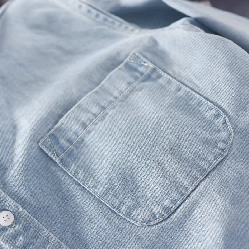 Herren Hemd im klassischen Button-Down-Stil