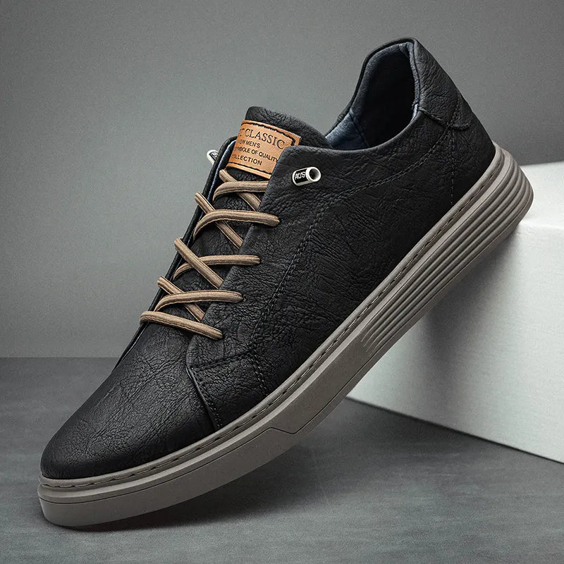Herren Low-Top Sneakers mit flacher Sohle und Schnürsenkel