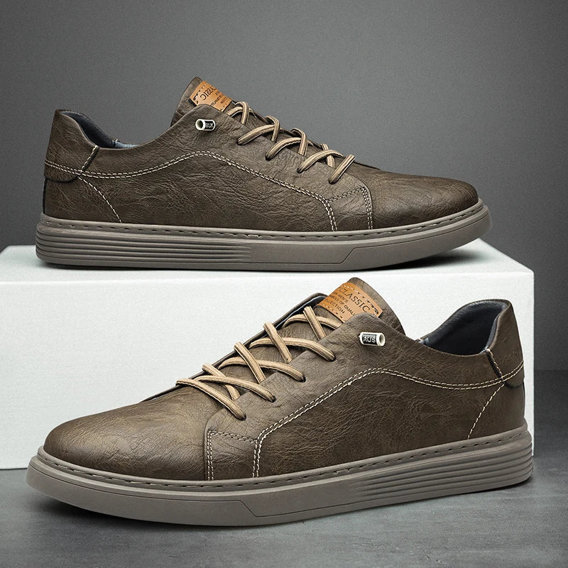 Herren Low-Top Sneakers mit flacher Sohle und Schnürsenkel