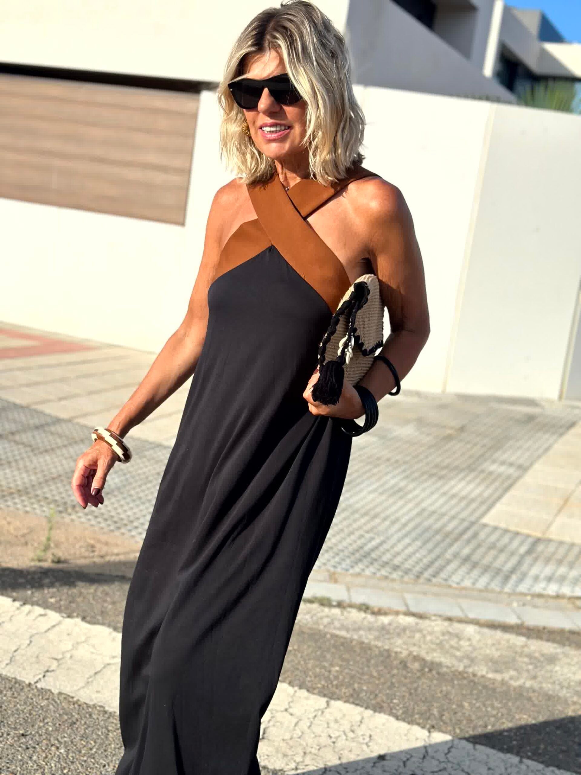 Sienna | Elegantes Kleid mit offenem Rücken und modischem Neckholder-Kragen