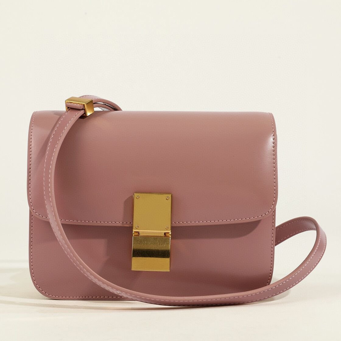 Klassische Damen-Schultertasche mit Überschlag aus echtem Leder