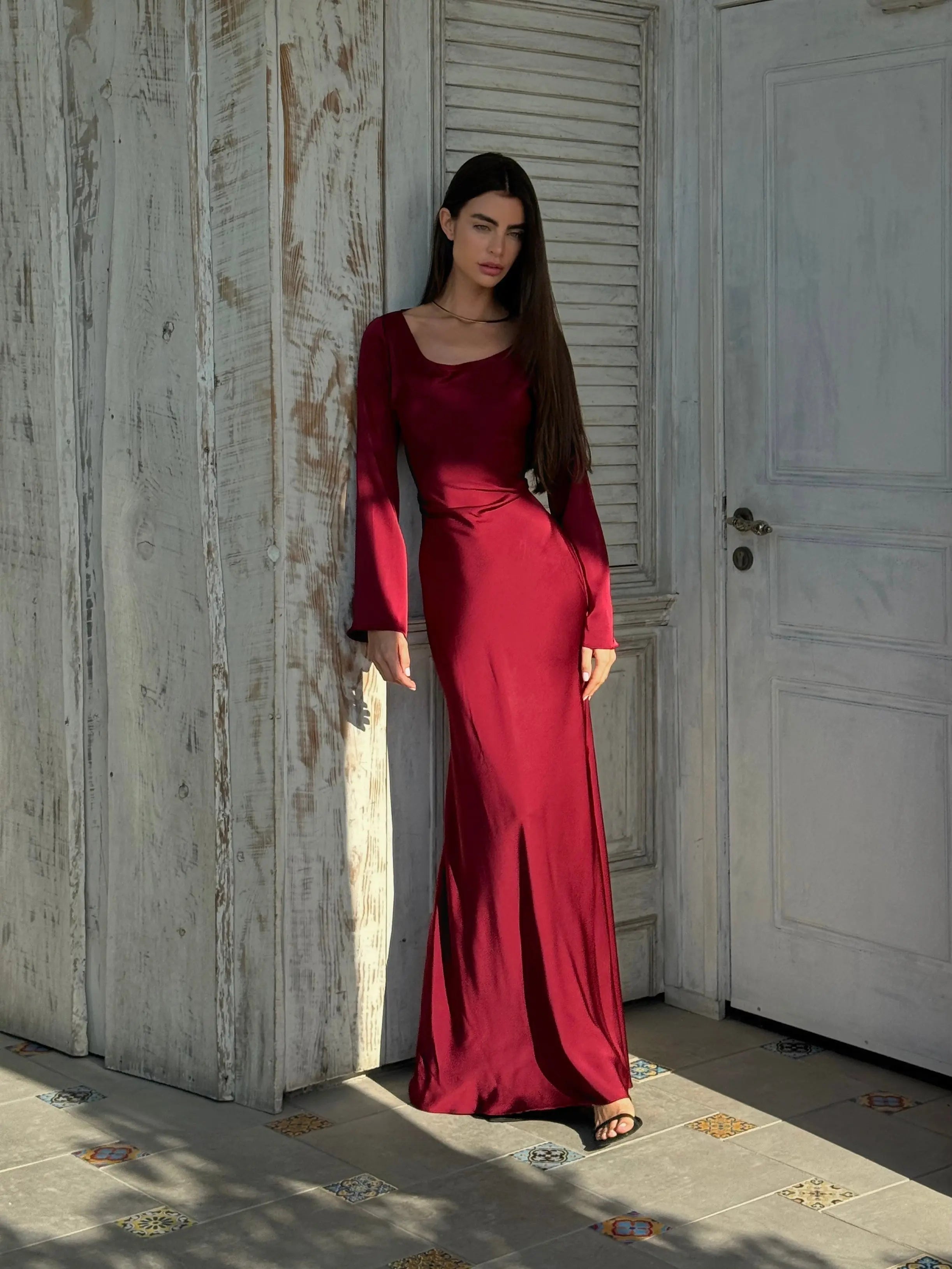 Langärmliges Maxikleid Damen | Figurbetonter Schnitt & Eleganter Fall
