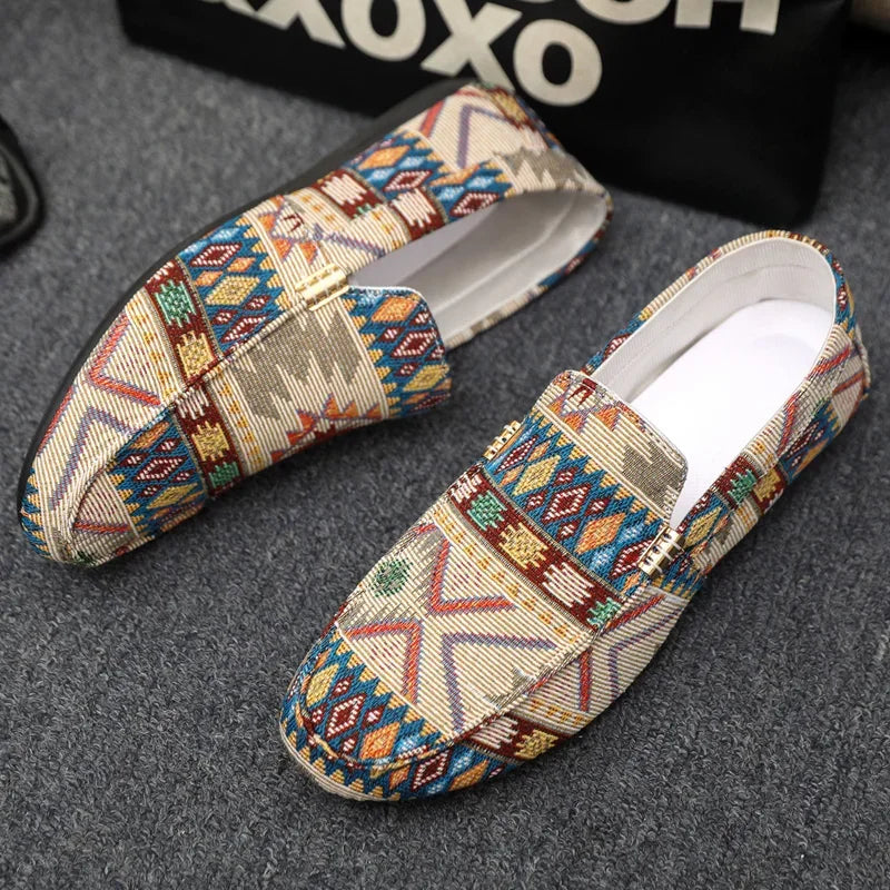 Loafer Herren | Ethno-Muster Slipper mit Golddetail & leichter Sohle