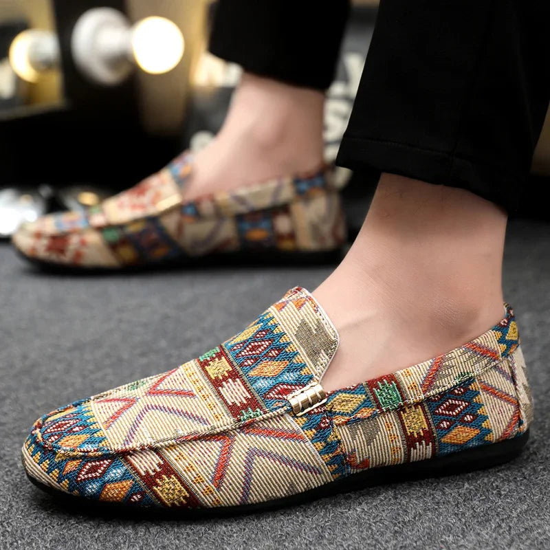 Loafer Herren | Ethno-Muster Slipper mit Golddetail & leichter Sohle