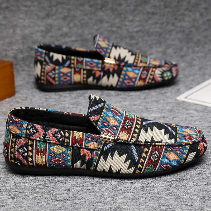 Loafer Herren | Ethno-Muster Slipper mit Golddetail & leichter Sohle