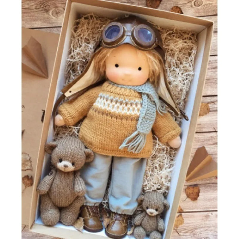 Luna | Handgemachte Waldorf-Plüschpuppe – Weiches Baumwollspielzeug mit Stoffbox | Süß & Gemütlich | Für Kindergeburtstage & tägliches fantasievolles Spielen