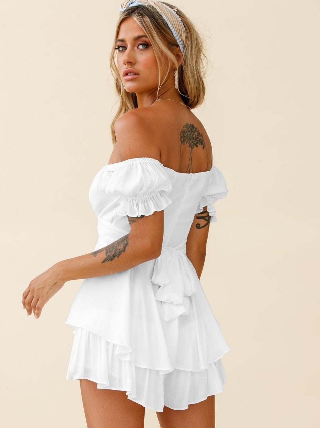 Mini Kleid Damen | Off-Shoulder & Gestufte Rüschenlagen