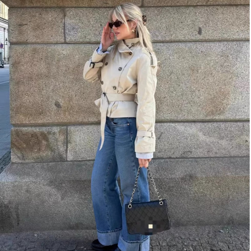 Kurze Trenchjacke mit Stehkragen