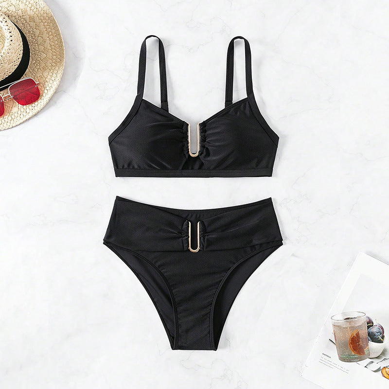 Damen Bikini-Set mit eleganten Rüschendetails und modischem Goldakzent Drune
